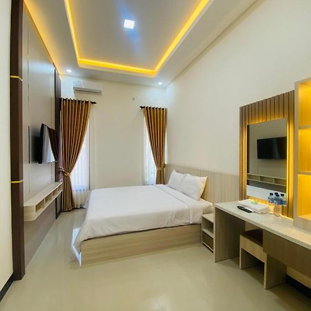Kanggo Riko Family Homestay Mitra Reddoorz Banyuwangi  Extérieur photo