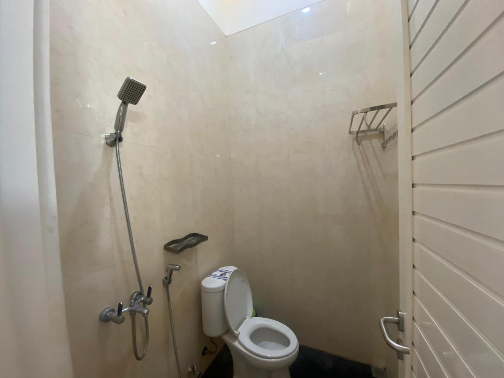 Kanggo Riko Family Homestay Mitra Reddoorz Banyuwangi  Extérieur photo