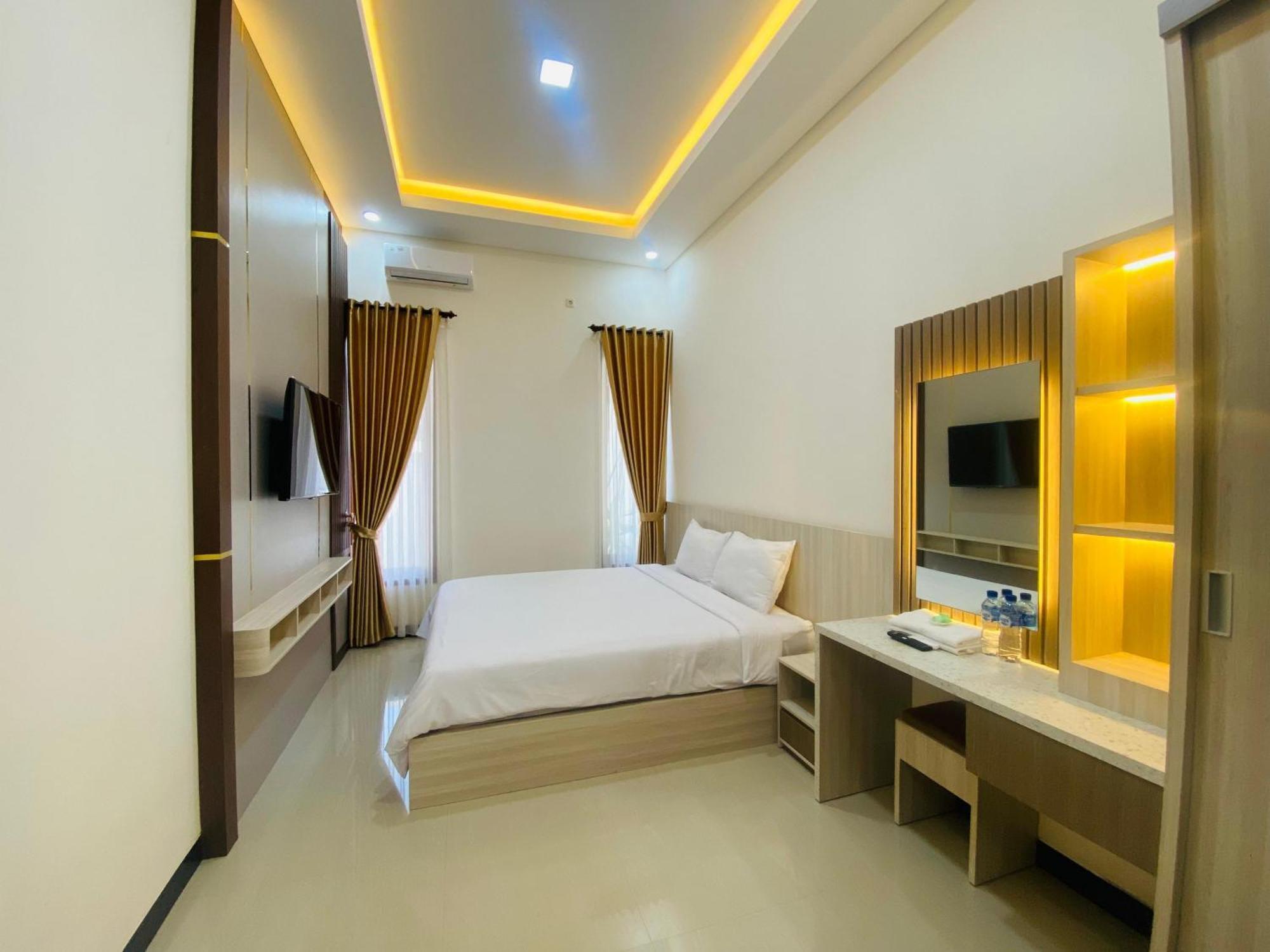 Kanggo Riko Family Homestay Mitra Reddoorz Banyuwangi  Extérieur photo